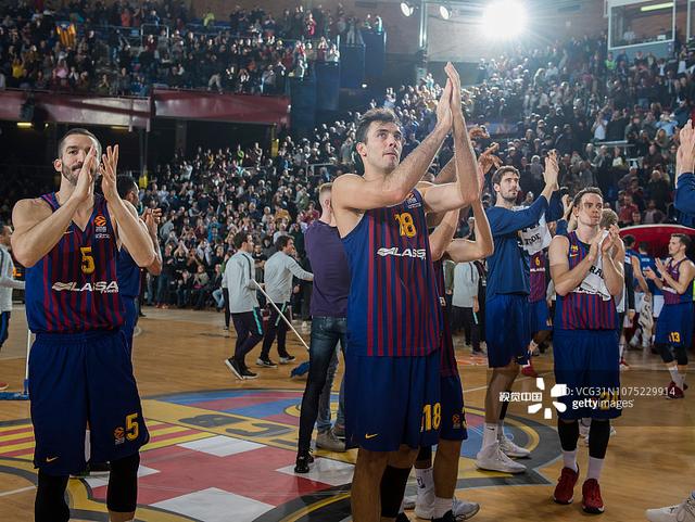 官方：不莱梅与18岁后卫施梅特根斯签下首份职业合同（官宣：不莱梅与18岁后卫施梅特根斯签订生涯首份职业合约）