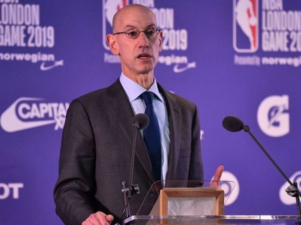 里程碑！东契奇职业生涯常规赛总篮板突破4000大关（东契奇达成里程碑：生涯常规赛篮板突破4000）