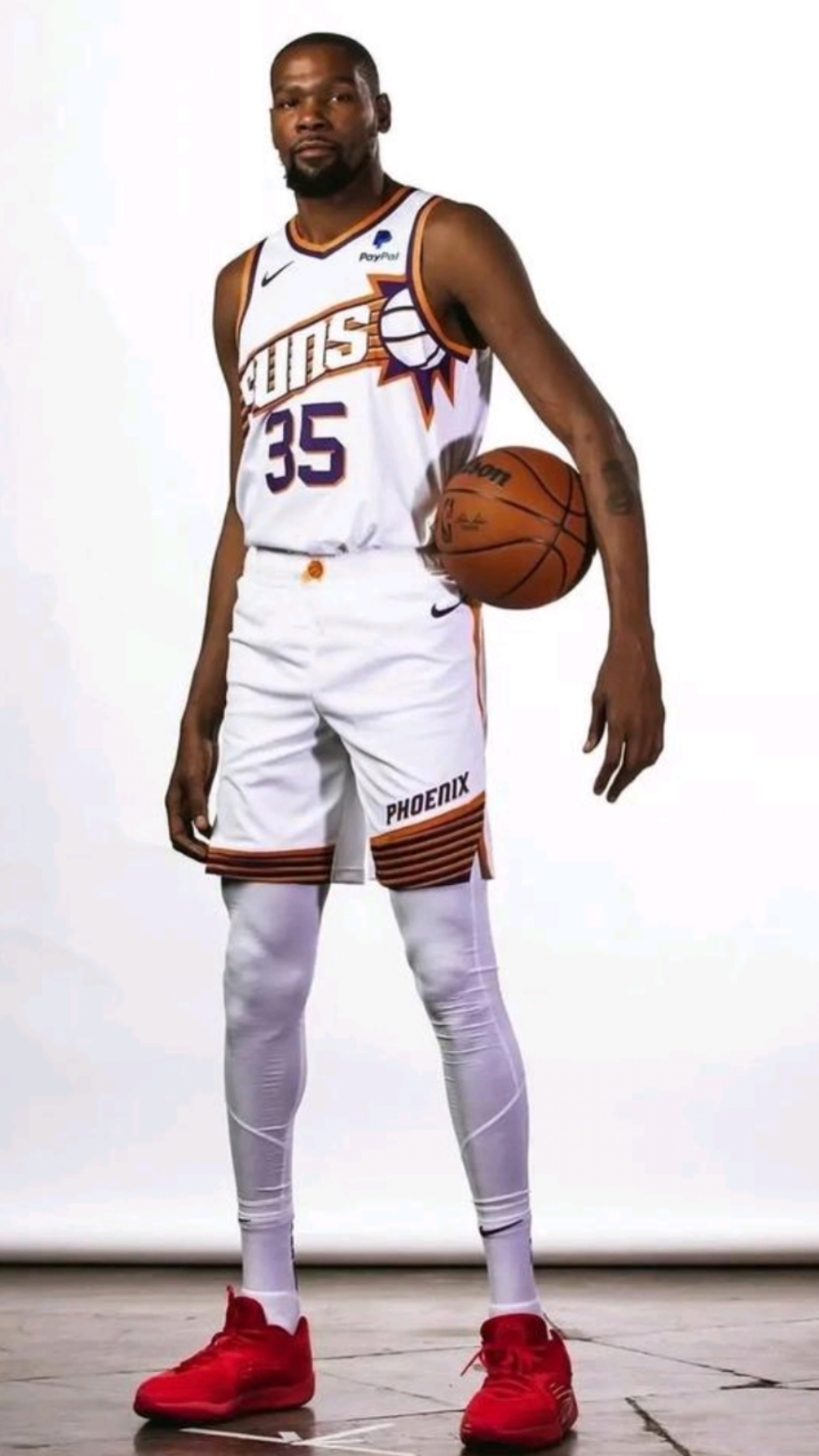 那不勒斯vs尤文：麦克托米奈首发，伊尔迪兹、小孔塞桑出战（意甲焦点战：那不勒斯对阵尤文，麦克托米奈先发，伊尔迪兹与小孔塞桑登场）