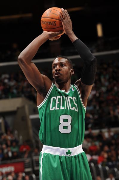 萨拉赫被抛弃？利物浦赢球与他无关 五年未见如此屈辱（萨拉赫被冷落？利物浦赢球无关他事，五年来未有之辱）