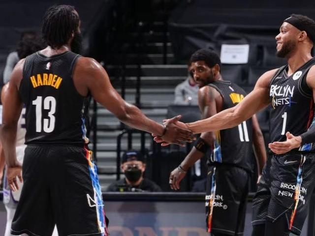 国王主帅：交易截止日即将到来，我们必须应对各种事情的发生（国王主帅：交易截止日临近，我们必须应对各种变化）